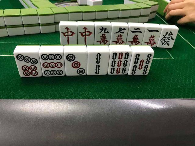 打麻将过程中摸、吃、碰的运用